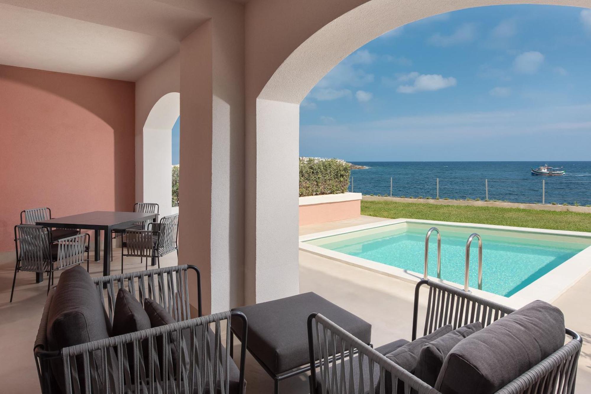 The Westin Dragonara Resort, Malta Saint Julian's Exterior photo A suite at the hotel